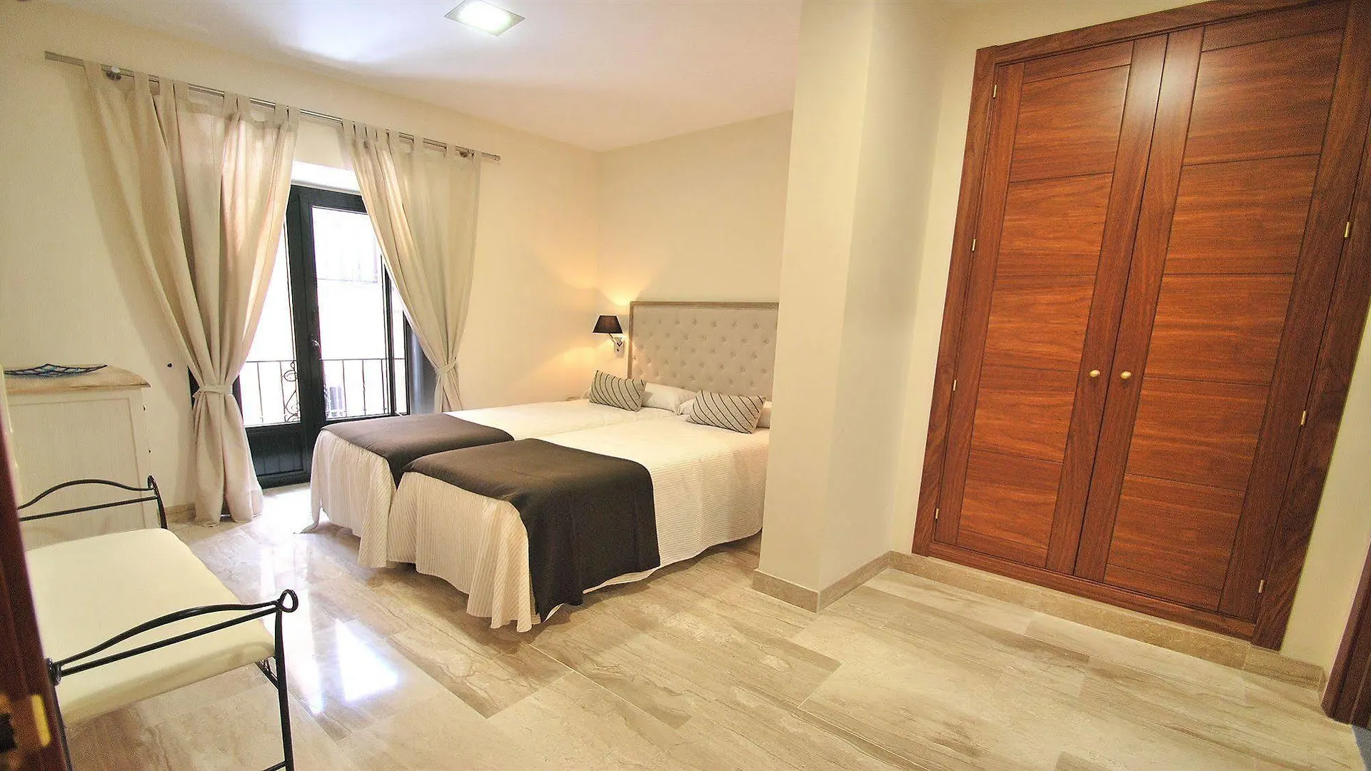 Appartamento Apartamentos Living Sevilla Centro Maestranza