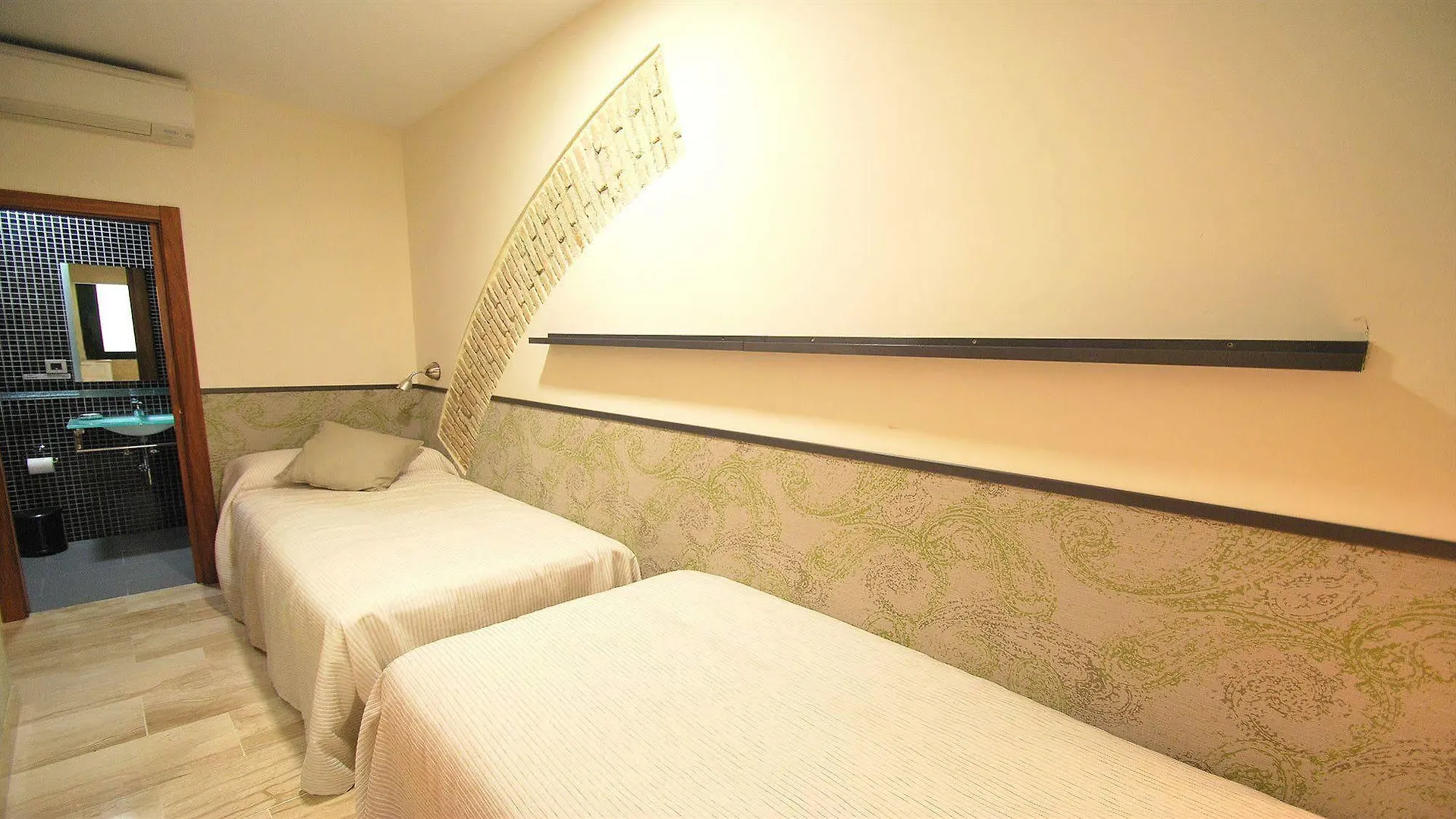 Apartamentos Living Sevilla Centro Maestranza 0*, Siviglia Spagna