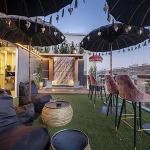 On Designed For Adults Appartamento